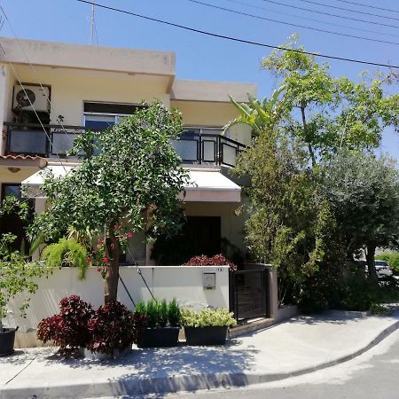 Family Nest In The Heart Of Limassol Villa Exteriör bild