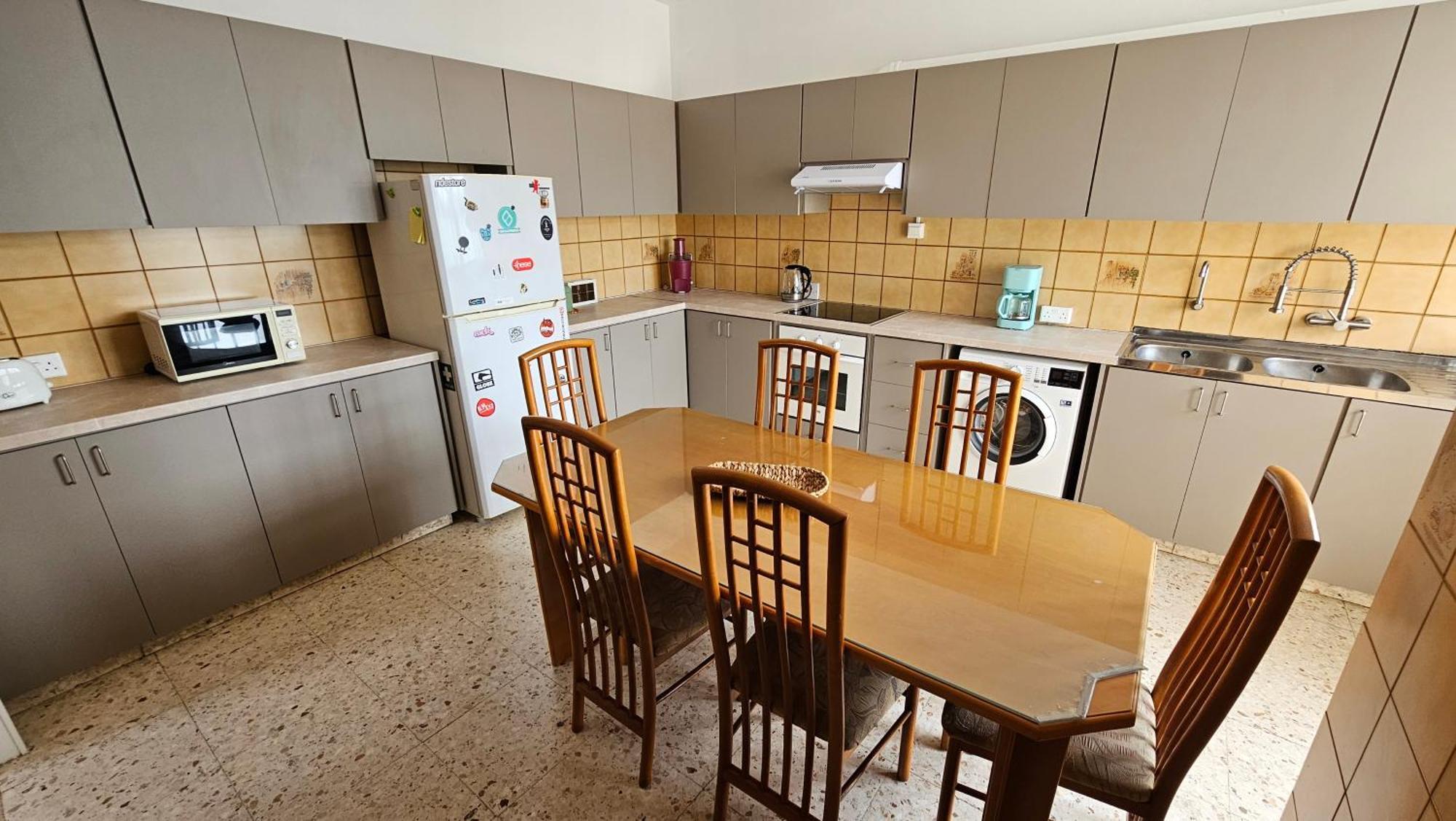 Family Nest In The Heart Of Limassol Villa Exteriör bild