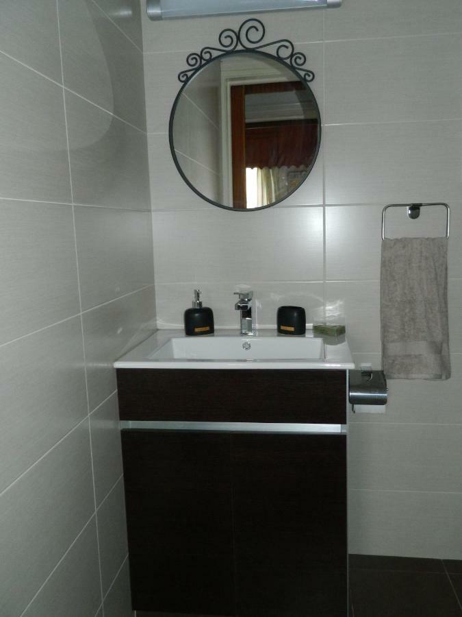 Family Nest In The Heart Of Limassol Villa Exteriör bild