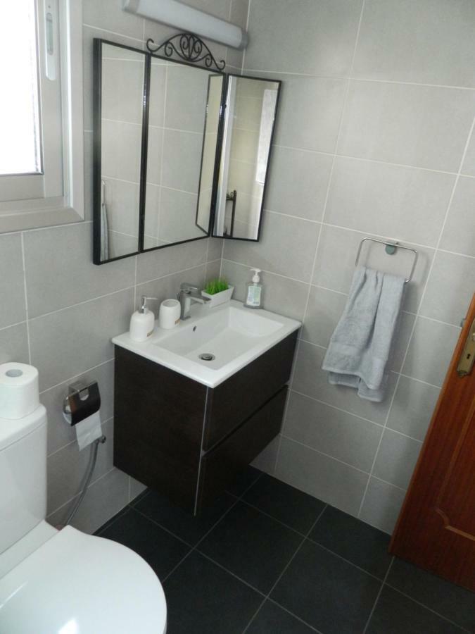 Family Nest In The Heart Of Limassol Villa Exteriör bild